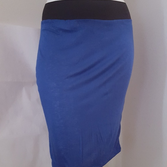 Plus size Pencil Skirt with Elastic Waistband Midi Length - Picture 3 of 4